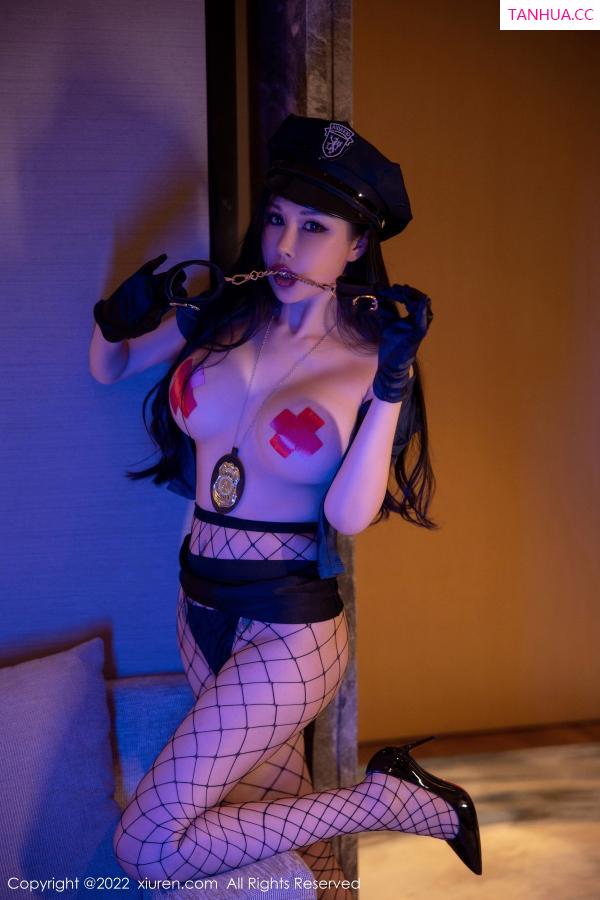 田冰冰  [XiuRen]高清写真图 2022.10.27 No.5767 田冰冰 制服美臀第70张图片